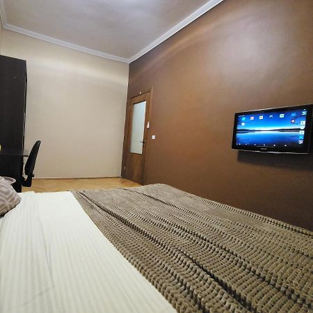В Центрі М.Чернівці 2 Кімнатна Затишна Квартира. Eksteriør billede